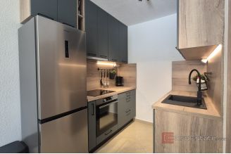 008 2047 128 Omis Two story apartment with parking for sale