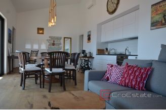 012 2035 372 Trogir Modern penthouse with panoramic sea view for sale