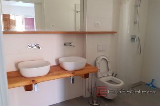 012 2035 372 Trogir Modern penthouse with panoramic sea view for sale
