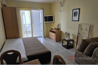 001 2061 08 Solta studio apartment 100 m from sea for sale