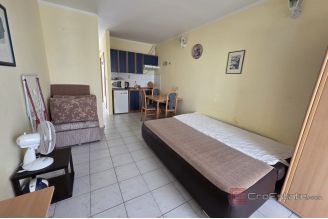 004 2061 08 Solta studio apartment 100 m from sea for sale