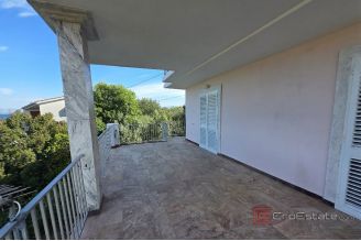 009 2061 09 Solta Spacious house with olicw grove and a sea view for sale