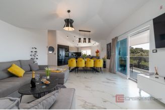 016 2044 86 Rogoznica luxury villa with pool for sale