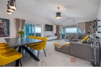 016 2044 86 Rogoznica luxury villa with pool for sale