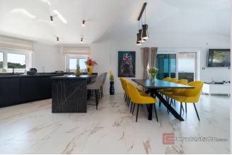 016 2044 86 Rogoznica luxury villa with pool for sale