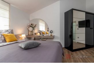 016 2044 86 Rogoznica luxury villa with pool for sale