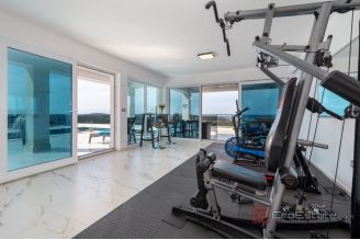 016 2044 86 Rogoznica luxury villa with pool for sale