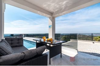 016 2044 86 Rogoznica luxury villa with pool for sale