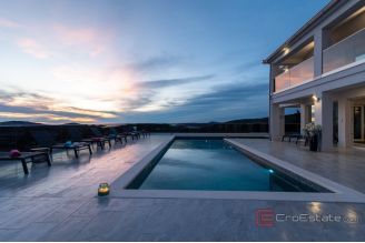 016 2044 86 Rogoznica luxury villa with pool for sale