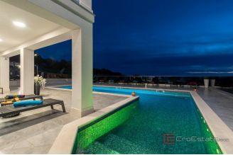 016 2044 86 Rogoznica luxury villa with pool for sale