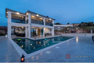 016 2044 86 Rogoznica luxury villa with pool for sale