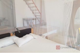 010 2035 373 Trogir Modern semi detached house with pool and a sea view for sale