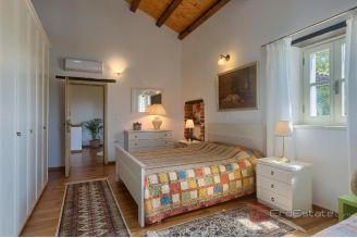 019 1024 48 Pazin Modern villa with pool for sale