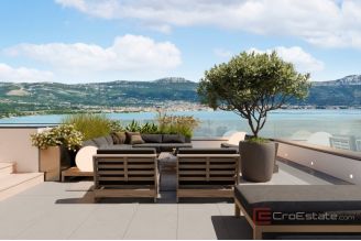 020 2035 374d Ciovo three bedroom penthouse with sea view for sale