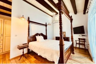 017 1024 49 Rovinj luxury stone villa with pool and big garden for sale