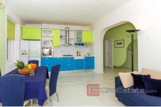 18 2021 65 two bedroom apartment split1