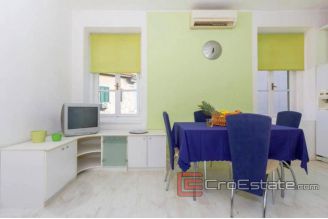 18 2021 65 two bedroom apartment split1