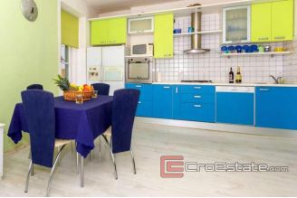 18 2021 65 two bedroom apartment split1