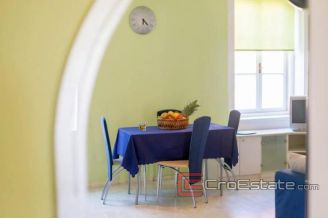 18 2021 65 two bedroom apartment split1