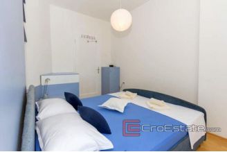 18 2021 65 two bedroom apartment split1