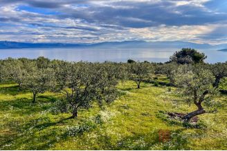 014 2013 257 Solta sea view for sale