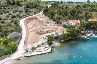 020 2022 492 island brac building plot by the sea for sale