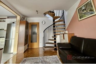 015 2048 63 Makarska Duplex apartment in a great location for sale