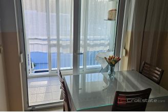 015 2048 63 Makarska Duplex apartment in a great location for sale