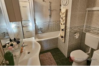 015 2048 63 Makarska Duplex apartment in a great location for sale