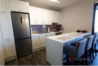 012 1021 55 Krk modern apartment with big terrace for sale