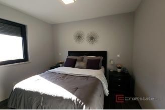 012 1021 55 Krk modern apartment with big terrace for sale