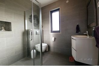 012 1021 55 Krk modern apartment with big terrace for sale