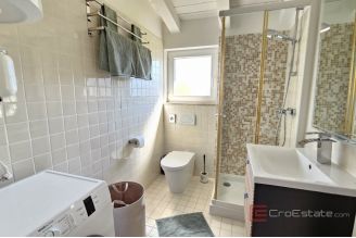 008 1014 50 Porec Two bedroom apartment near the sea for sale