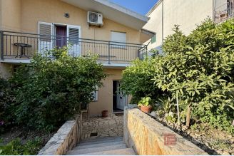 001 2049 100 Split Brda Family house with garden for sale