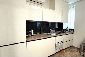 009 1032 05 Zagreb apartment with two units and parking space for sale