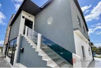020 2060 14 Split Mejasi Modern house with pool for sale
