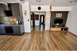 020 2060 14 Split Mejasi Modern house with pool for sale