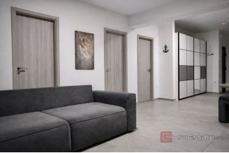 020 2060 14 Split Mejasi Modern house with pool for sale