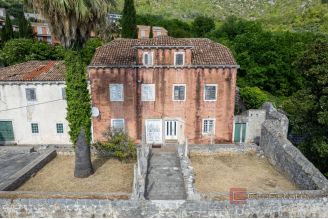 010 5510 30 Dubrovnik Historic villa with a sea view for sale