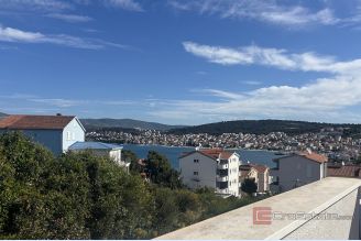 001 2035 376 Ciovo modern house with sea view for sale