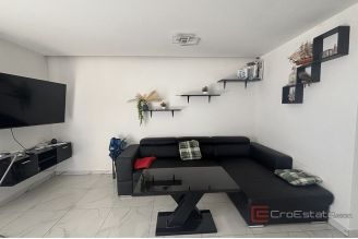 020 2035 376 Ciovo modern house with sea view for sale