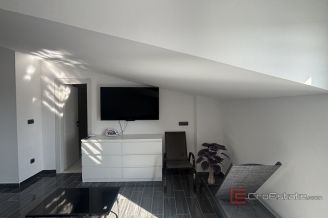 020 2035 376 Ciovo modern house with sea view for sale