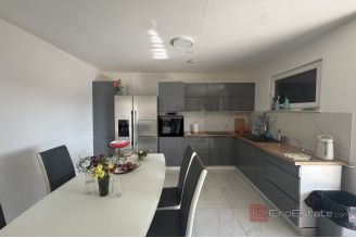 020 2035 376 Ciovo modern house with sea view for sale