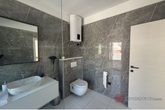 020 2035 376 Ciovo modern house with sea view for sale