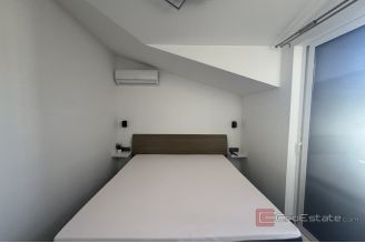 020 2035 376 Ciovo modern house with sea view for sale