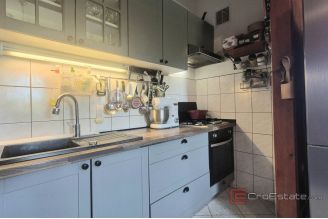 013 2047 129 Sinj House with spacious land for sale