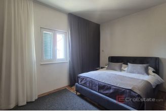 013 2047 129 Sinj House with spacious land for sale