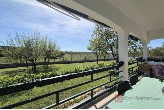 013 2047 129 Sinj House with spacious land for sale