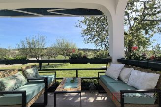 013 2047 129 Sinj House with spacious land for sale