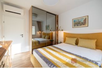 015 2035 379 Split Meje Luxury two bedroom apartment with panoramic sea view for rent